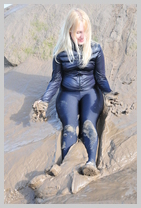  Felicity takes to the mudbanks in full spandex! featuring Felicity, the Serving Wench 